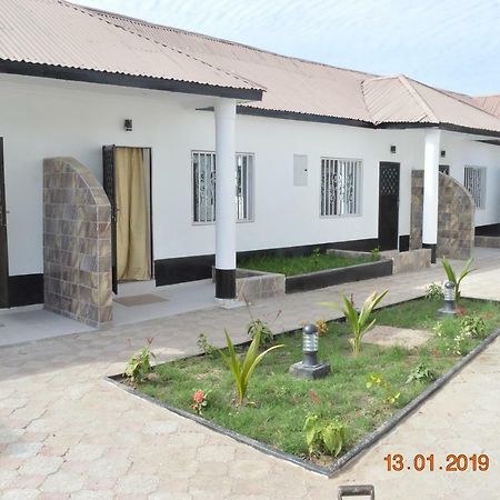 Sukuta Nema Guest House Banjul Kültér fotó