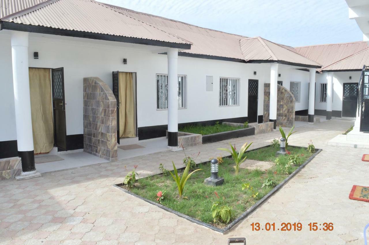 Sukuta Nema Guest House Banjul Kültér fotó