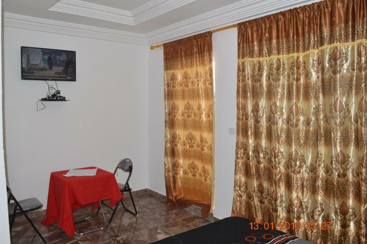 Sukuta Nema Guest House Banjul Kültér fotó