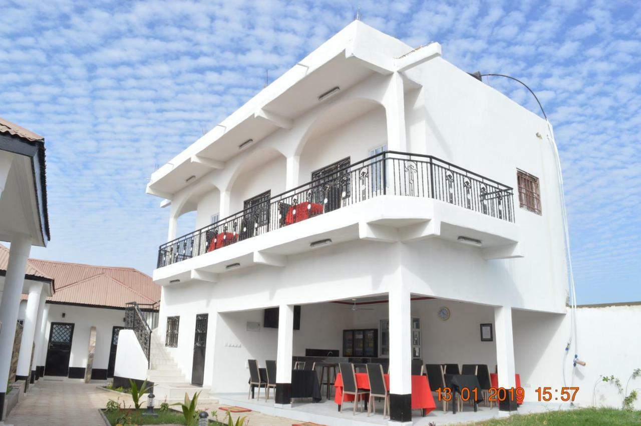 Sukuta Nema Guest House Banjul Kültér fotó